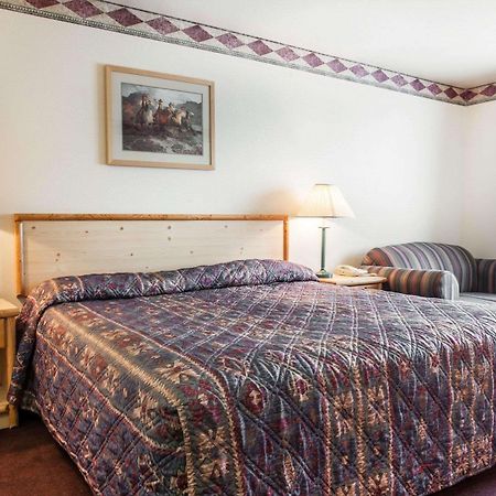 Rodeway Inn & Suites Спокан-Валлі Екстер'єр фото