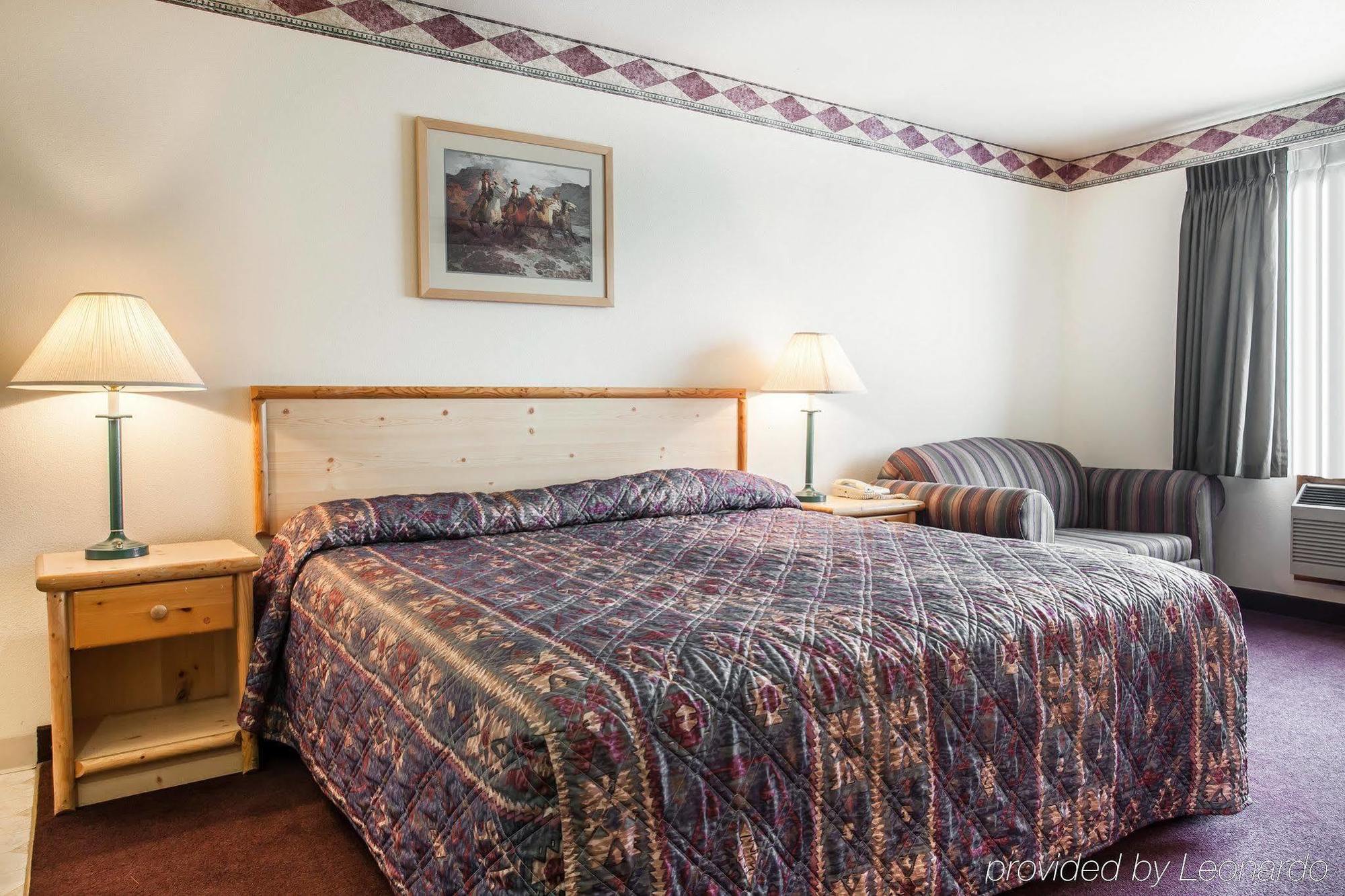 Rodeway Inn & Suites Спокан-Валлі Екстер'єр фото